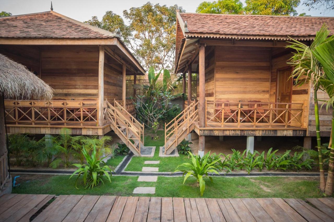 Hotel The Wood Family Retreat à Phumi Trapeang Rung Extérieur photo